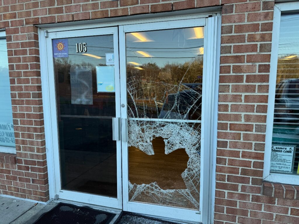 Business Glass Door Replacement Aldie VA Same Day Service Express Commercial Local Team 45 Minutes Response Time Emergency Board Up